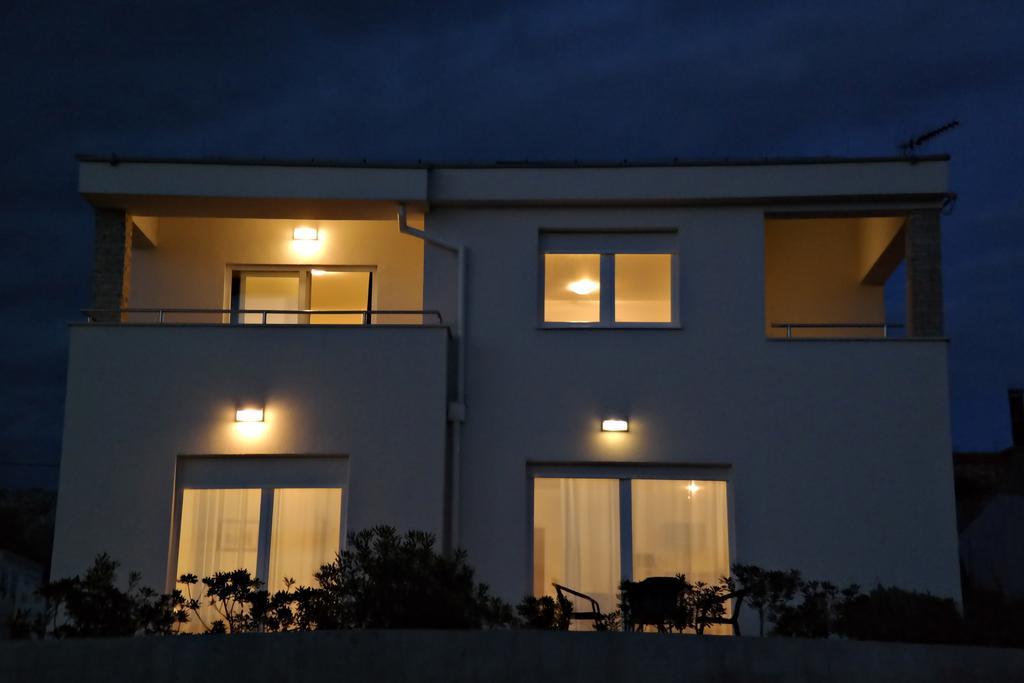House Natali 70M From The Beach - Free Ev Top Up Rtina Buitenkant foto