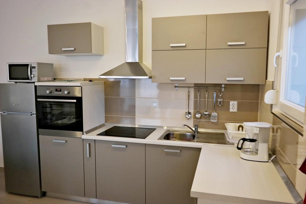 House Natali 70M From The Beach - Free Ev Top Up Rtina Buitenkant foto
