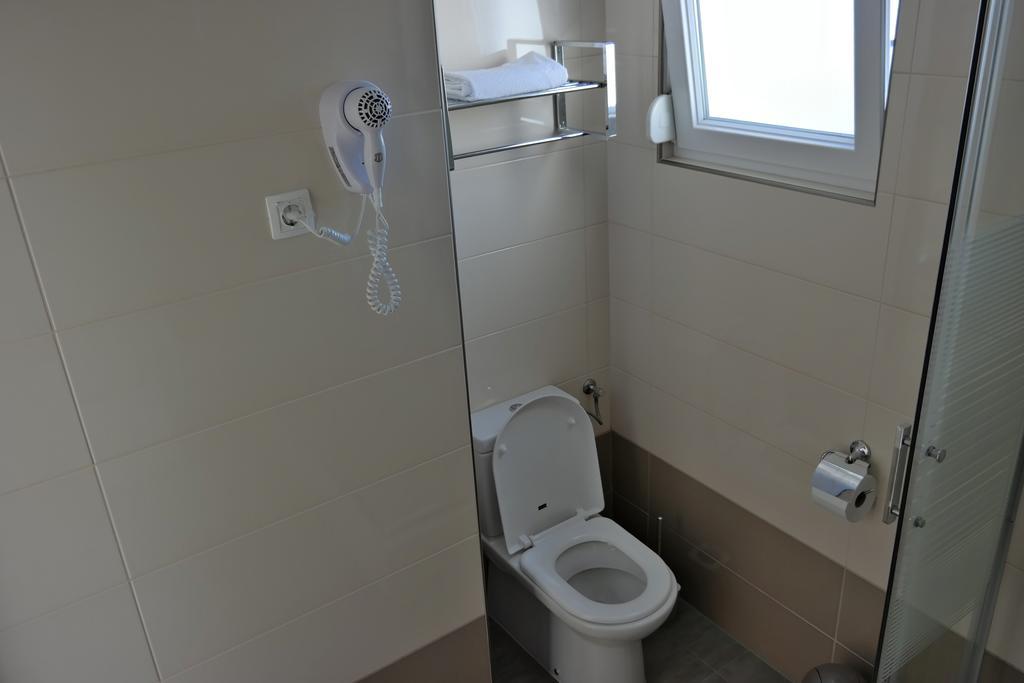 House Natali 70M From The Beach - Free Ev Top Up Rtina Buitenkant foto