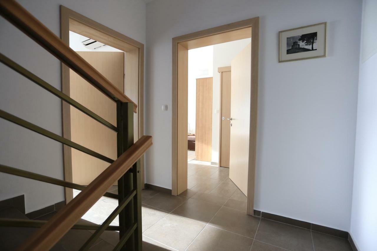 House Natali 70M From The Beach - Free Ev Top Up Rtina Buitenkant foto