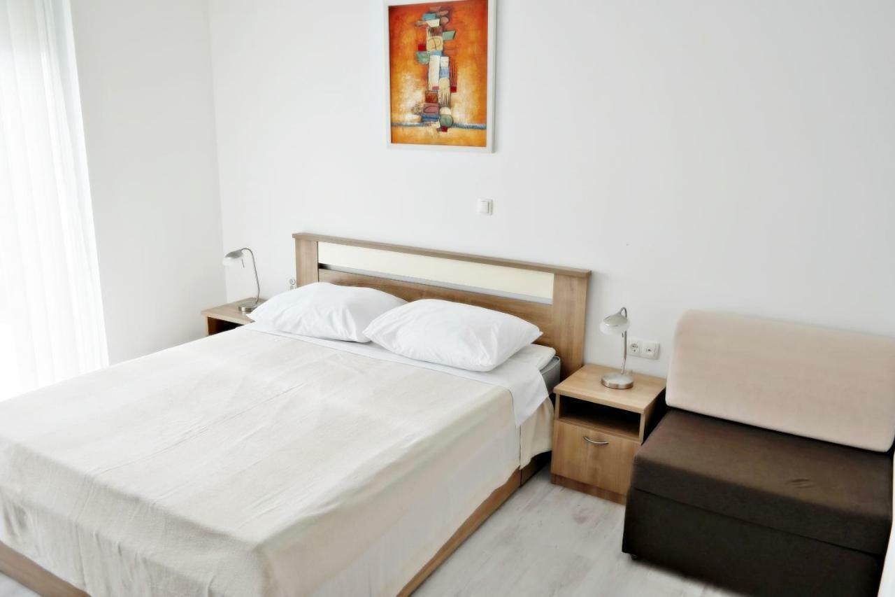 House Natali 70M From The Beach - Free Ev Top Up Rtina Buitenkant foto