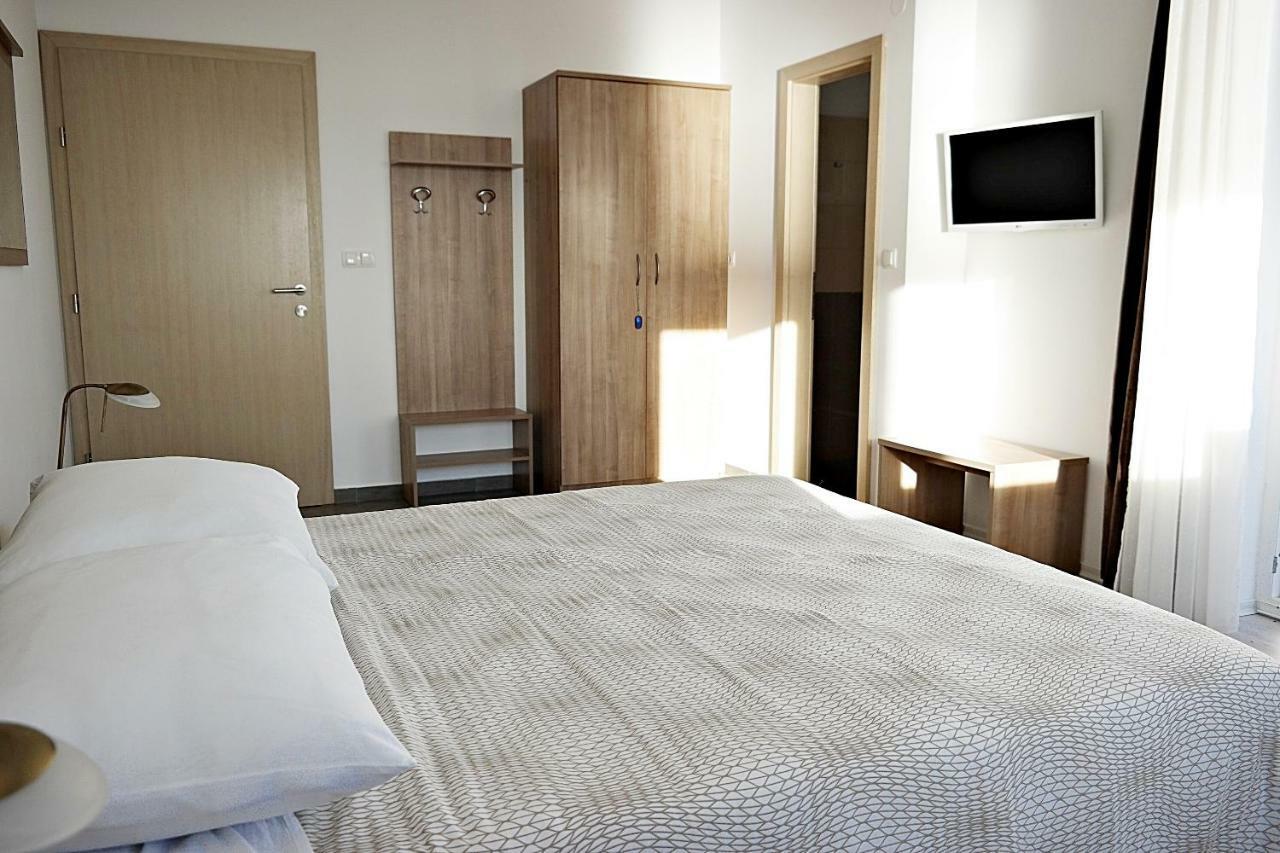 House Natali 70M From The Beach - Free Ev Top Up Rtina Buitenkant foto