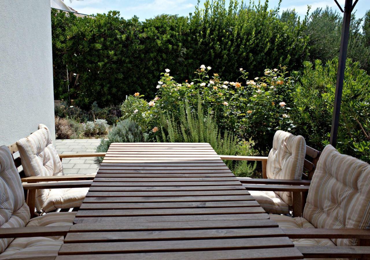 House Natali 70M From The Beach - Free Ev Top Up Rtina Buitenkant foto