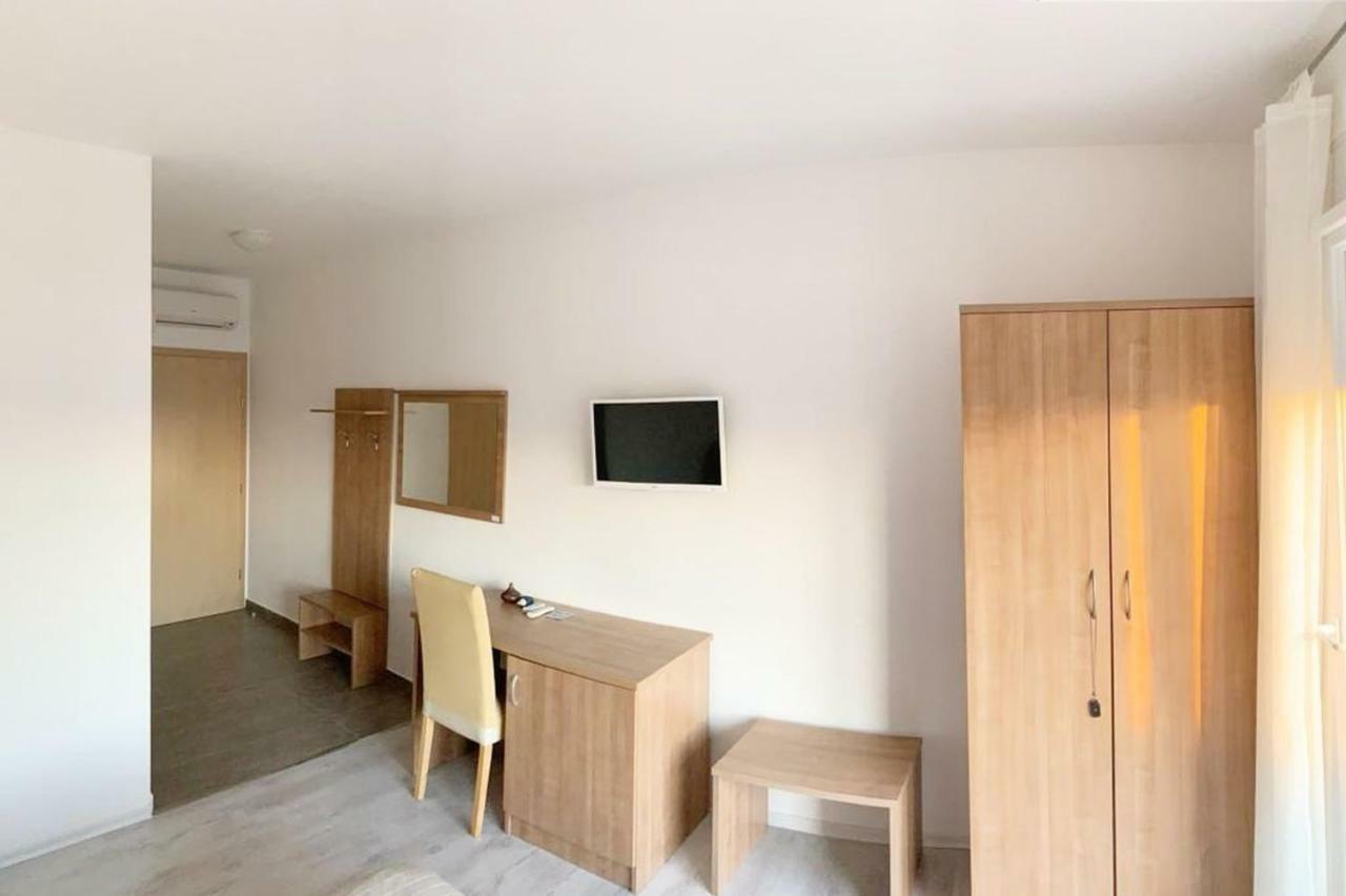 House Natali 70M From The Beach - Free Ev Top Up Rtina Buitenkant foto